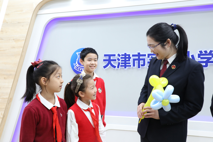 检察官进校园参加开学典礼